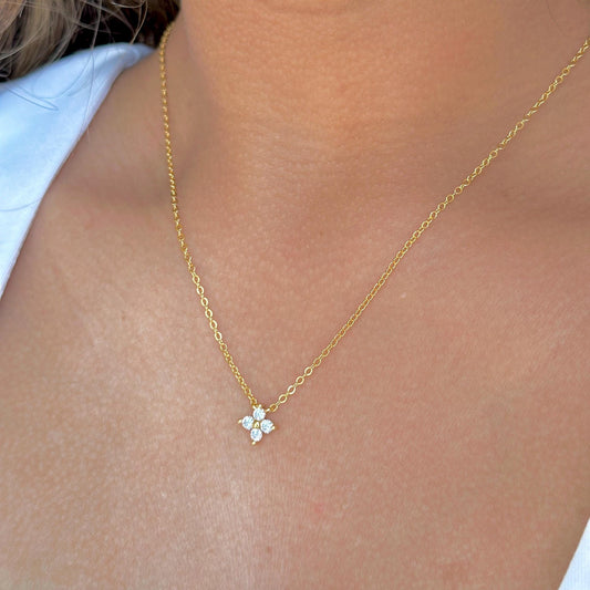 Dainty Clover Necklace