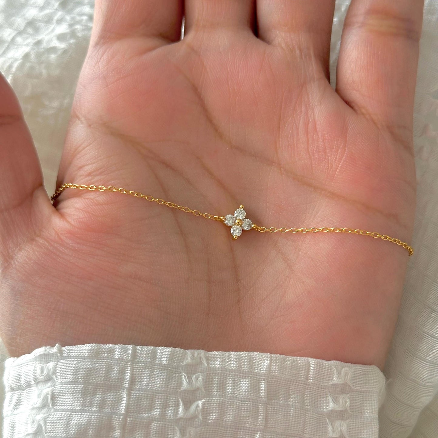 Dainty Clover Necklace